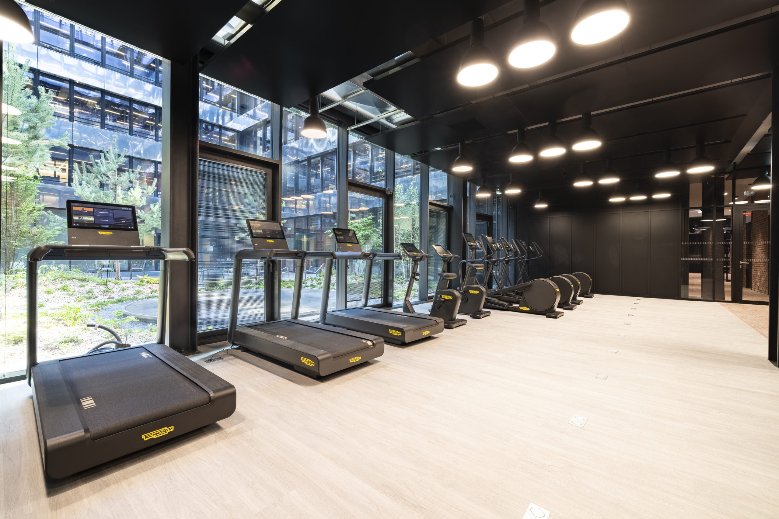 The Corporate Gym - 50 Cr de l'Île Seguin, 92100 Boulogne-Billancourt, France-008