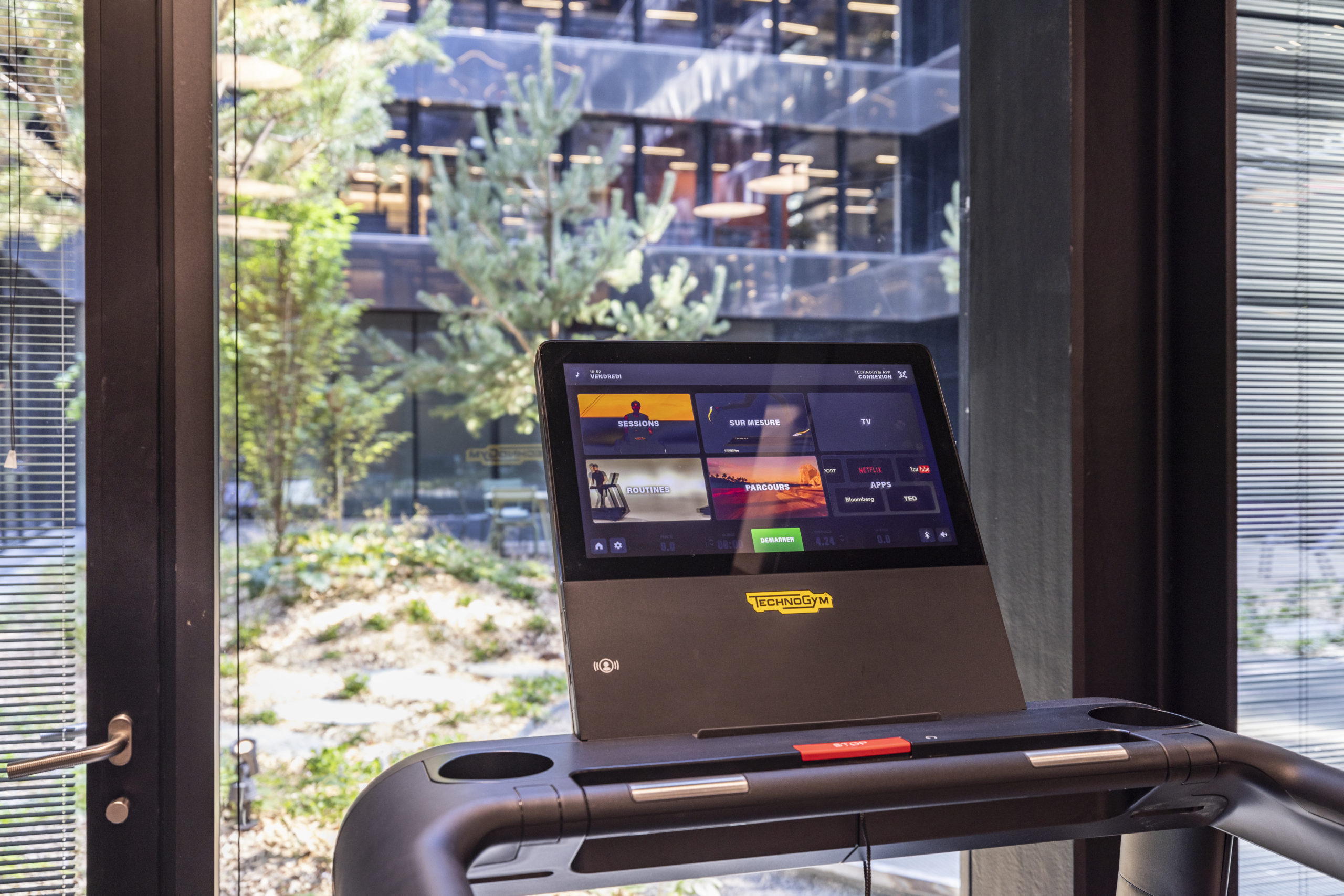 The Corporate Gym - 50 Cr de l'Île Seguin, 92100 Boulogne-Billancourt, France-016